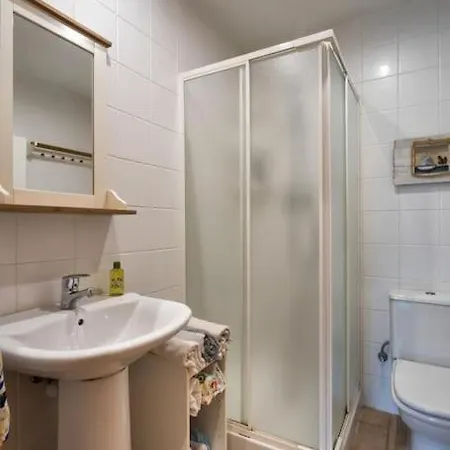 & Spacious Flat With Pool Near Fenals Apartment