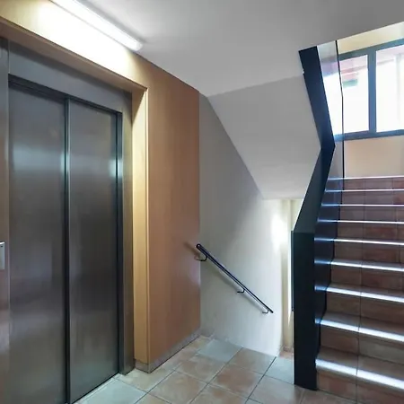& Spacious Flat With Pool Near Fenals Apartment *